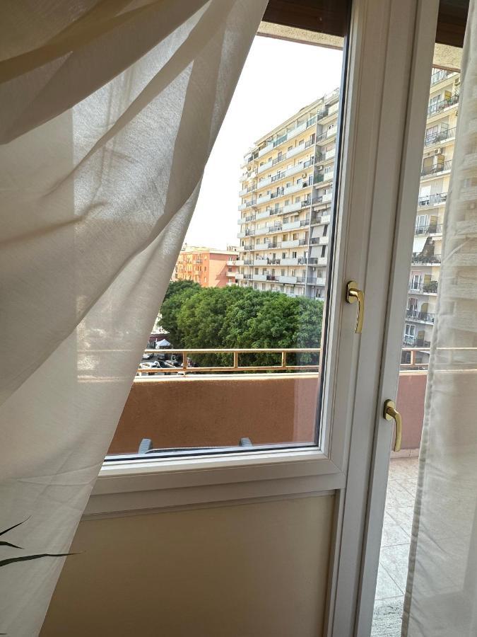 Elegant Apartment In City Center Cagliari Exterior photo